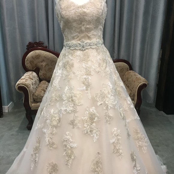 SAMPLE David Tutera Mon Cheri Wedding Dress, Blush Gold Ballgown Princess - Picture 5 of 11